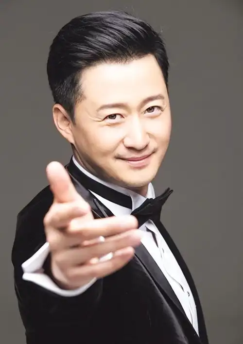 功夫巨星塌房了,吴京用苹果手机拍照惹争议,用苹果就是不爱国吗_华为