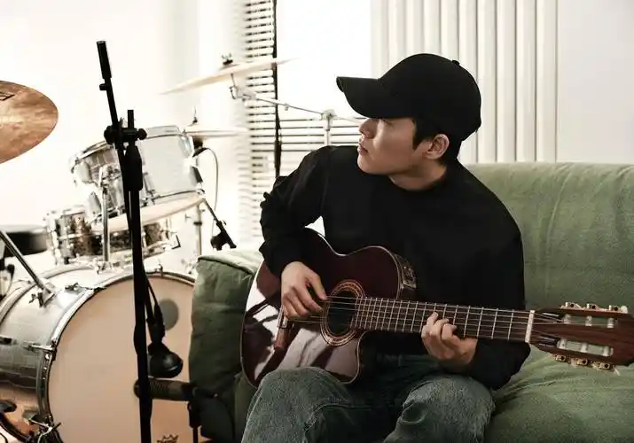 原创歌手梁博娱乐圈太深我从不进去