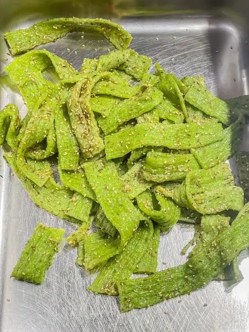 南京首家60现做手工绿色辣条口水滋滋流