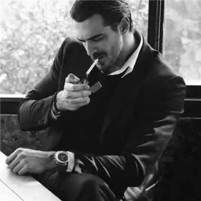 头像抽烟图成熟孤独抽烟卡通男人头像沧桑男人头像抽烟卡通男生头像