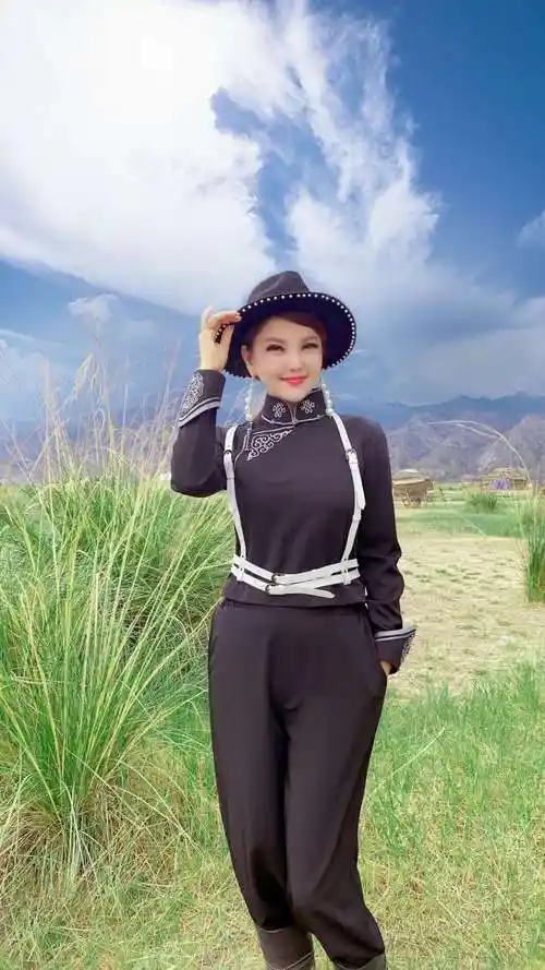 乌兰图雅新歌《草原上信号不太好》好听,减压又洗脑