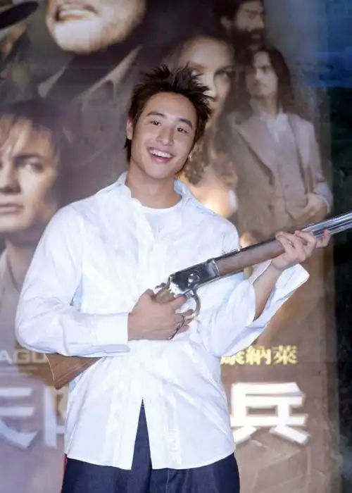 潘玮柏|发型|经典_新浪新闻