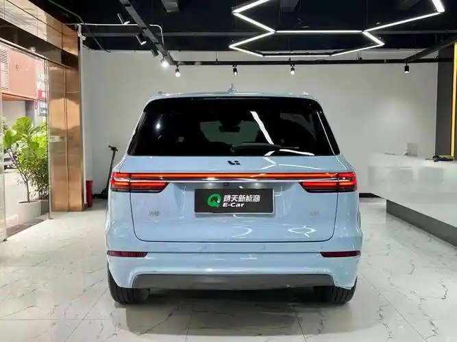 20款 理想one 6座 上时牌间:2020年7月 行里驶程:4.