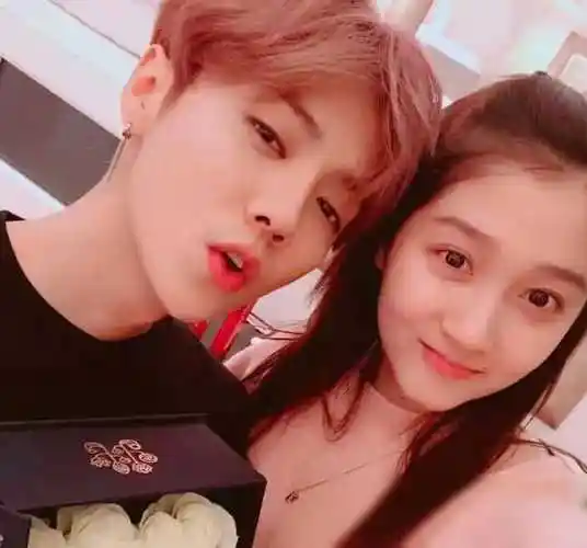 原创国民闺女群雄争霸一线红人糊咖沦落殊途同归