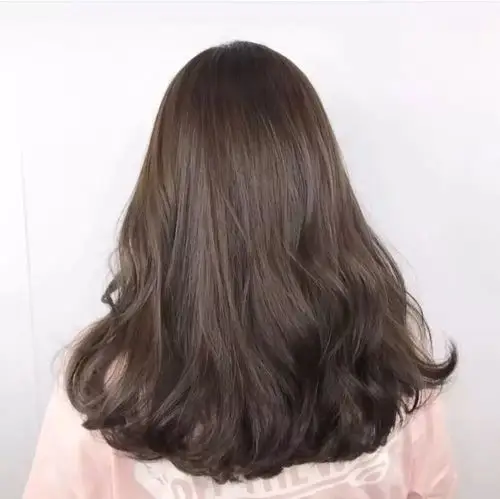 2020非常的减龄半头卷发型