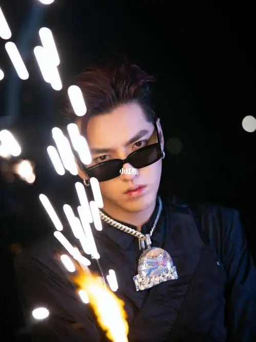 吴亦凡_新年去哪玩_吴亦凡skr梦之队_娱乐_明星娱乐资讯