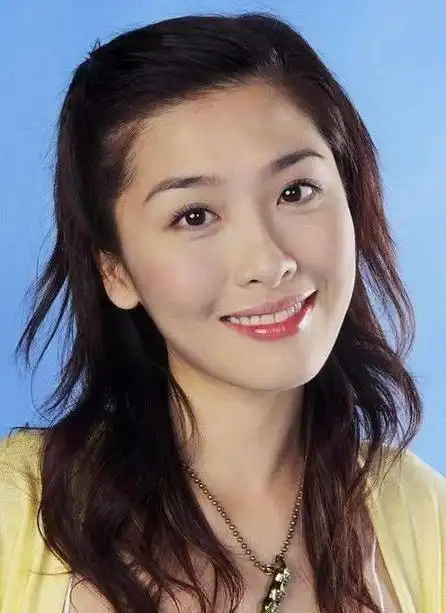 香港女星周丽淇:被曝为陈冠希堕胎2次,多次小三上位还不承认