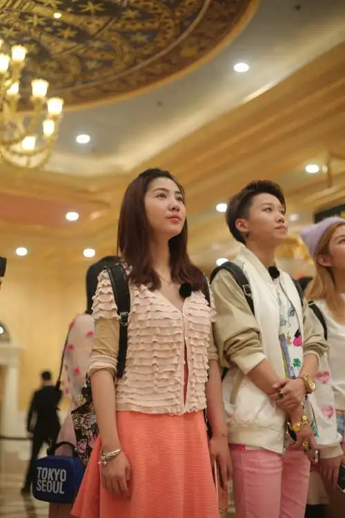 离开蜜蜂少女队后,赵婉婷据悉担当女一号的电影《异类》正在热拍!