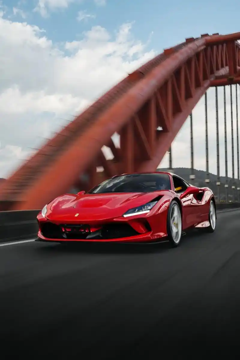 跑车真的很浪漫 因为它只能送一个人回家 #法拉利f8 #汽车 - 抖音