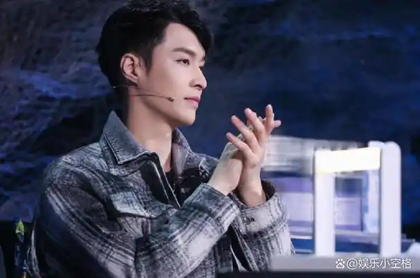 好男人张艺兴拒绝女下属外出陪酒不需要穿短裙露肉