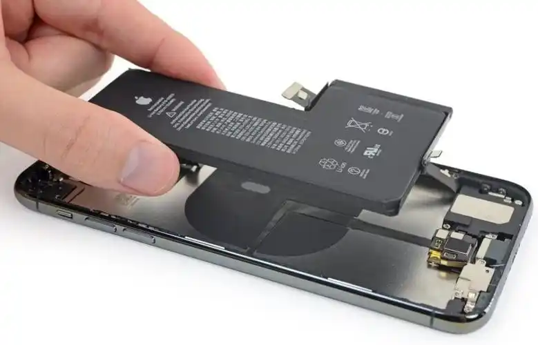 how did apple fit the record iphone 11 pro max battery the thicc