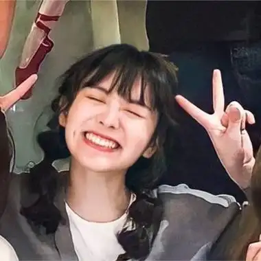 女生甜美微笑头像高清