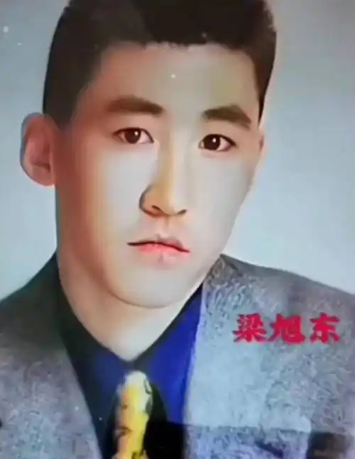 1998年,长春黑社会分子被打死,100辆豪车送葬,当街抛洒人民币_梁旭东