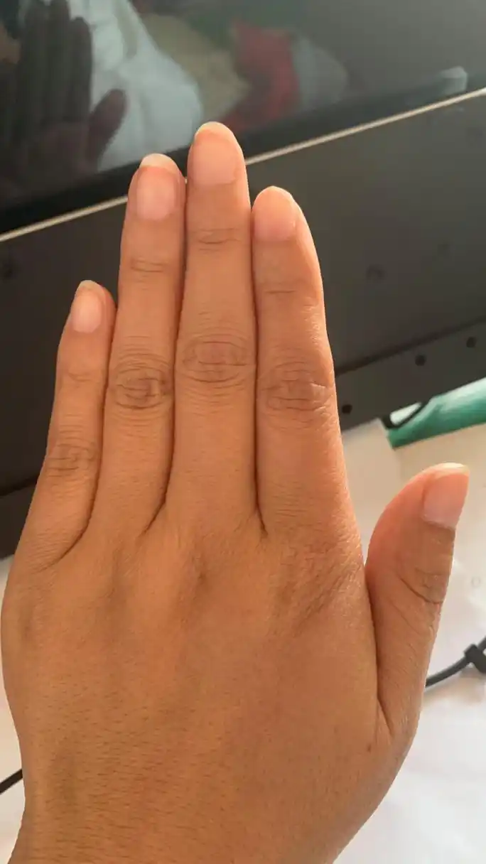 中指最长, 无名指第二 食指第三 小指第四, 大拇指最短 有谁是跟我一