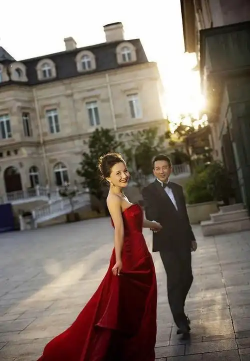 斓曦结婚照_斓曦婚纱照-天晟网