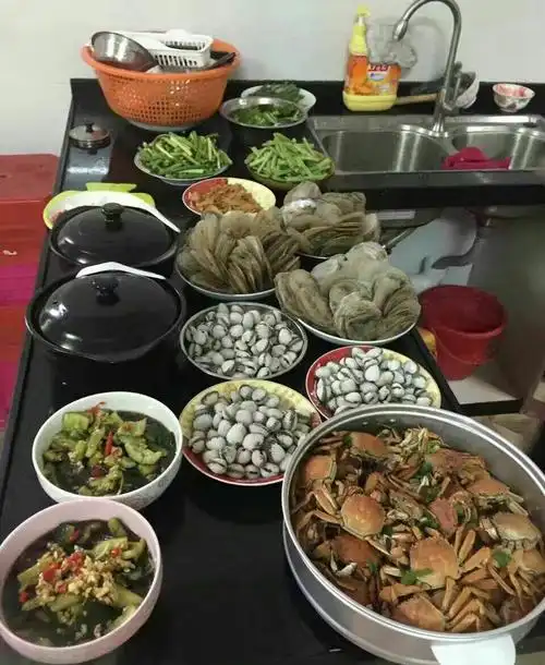 刚刚做好的年夜饭,看起来让我口水直流.