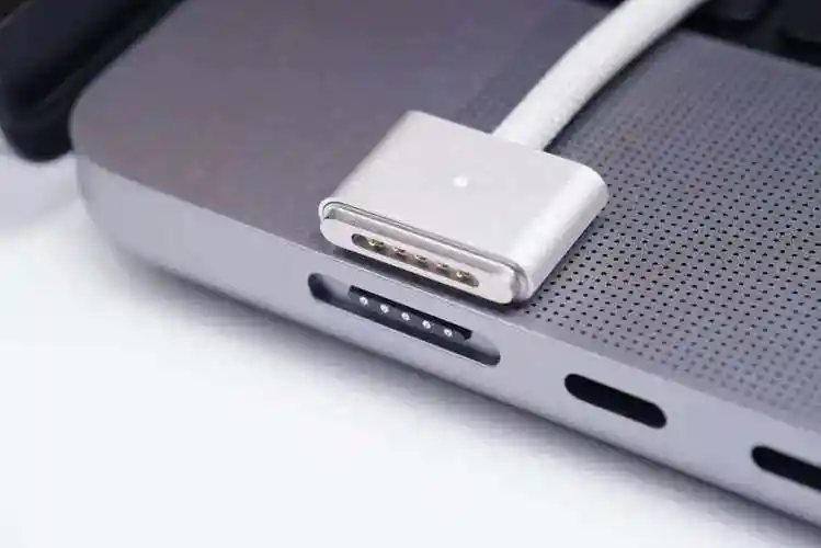 变圆了也变瘦了magsafe3和magsafe2磁吸充电线对比
