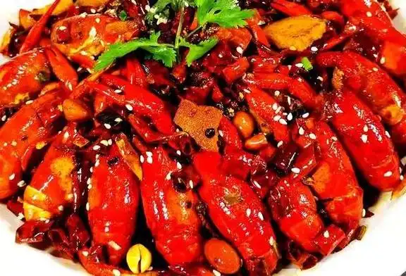 炒小龙虾用焯水吗