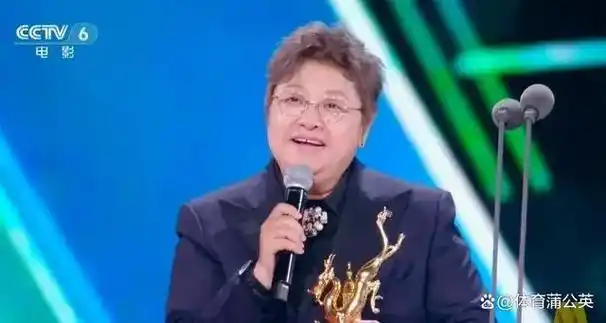 韩红在2023年才成为了电影音乐制作人,这会儿给韩红这个奖,是有点鼓励