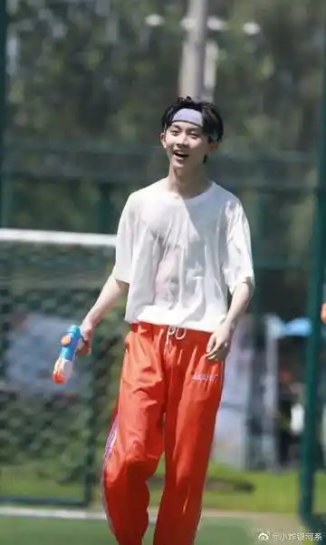 马嘉祺  丁程鑫  宋亚轩  刘耀文   张真源 严浩翔  贺峻霖