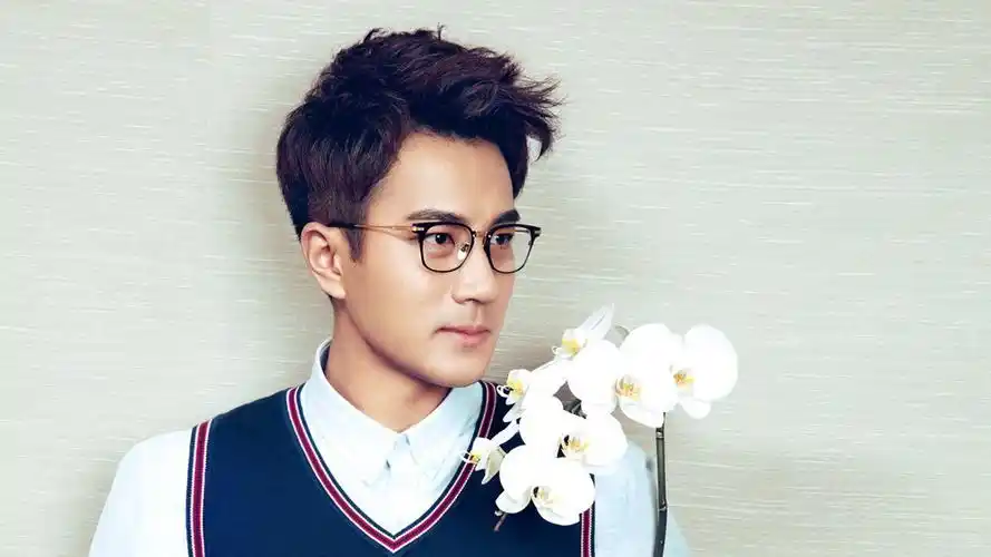 魅力熟男刘恺威帅气写真电脑壁纸刘恺威明星帅哥魅力熟男演员男神