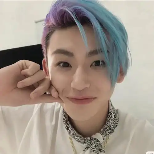 惊现人间调色盘小鬼发色