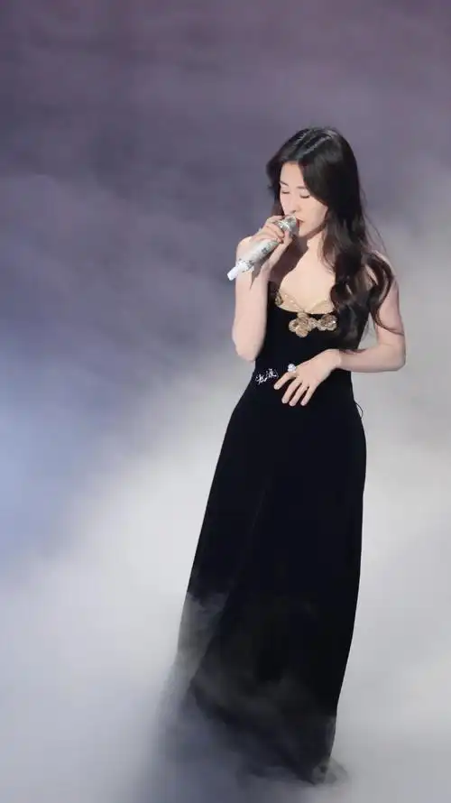 5|#微博视界大会#    我用14个小时  书写我对你的喜欢  @张碧晨