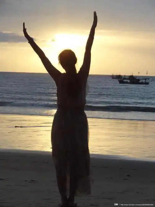 megan萌子的相册-行走的背影