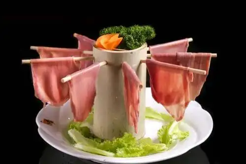 在庭院山庄烫火锅,吃着鲜切的牛肉,只有这里才做得到