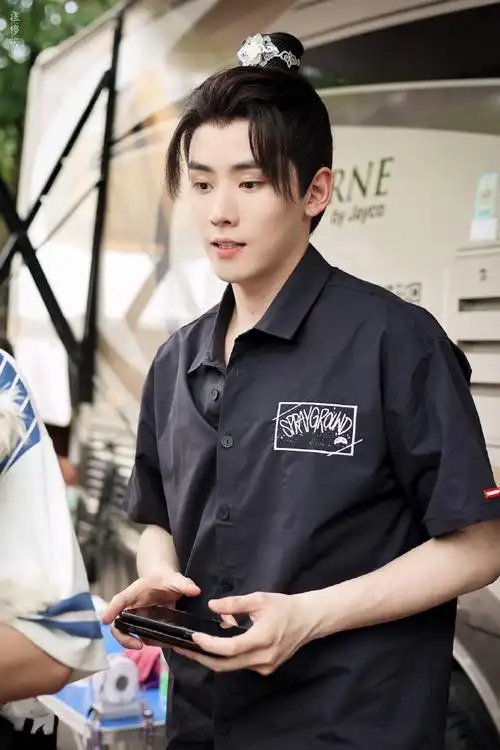 任豪 认真努力积极向上