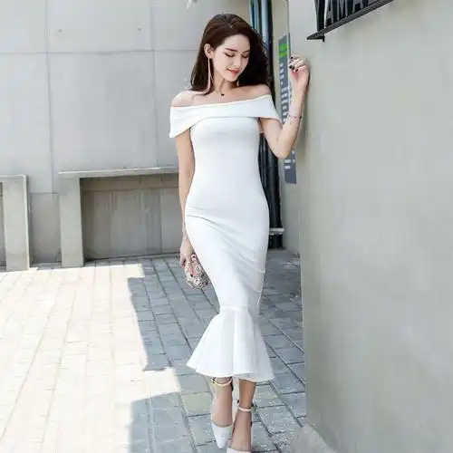 美女穿一字肩鱼尾裙,尽显优雅气质,美丽迷人