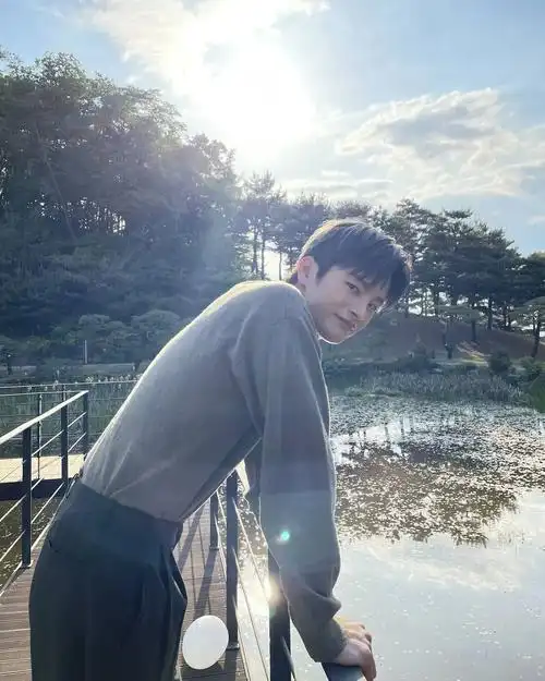 图片现在的徐仁国,对于减脂有了更深的理解,减肥减脂期间的他谢绝淀粉