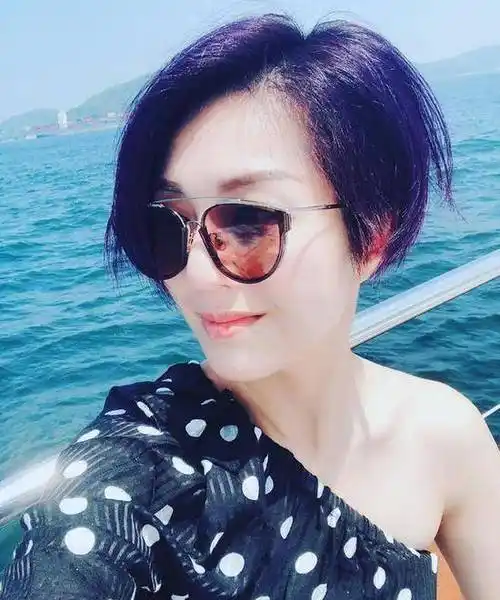 从女护士到顶流女星,杨千嬅嫁小5岁老公,结婚12年如今怎样了_丁子高
