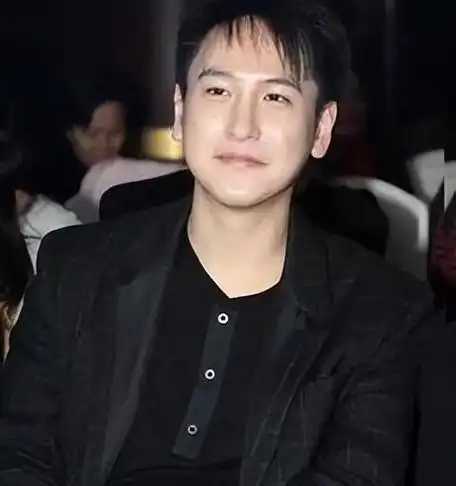 汤珈铖:18岁纵横商界,一手打造"汤臣一品",身家百亿