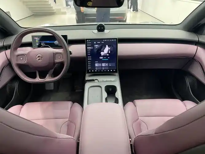 到店实拍蔚来et5旅行版:价格喜人,细节感人,后悔新es6订早了?