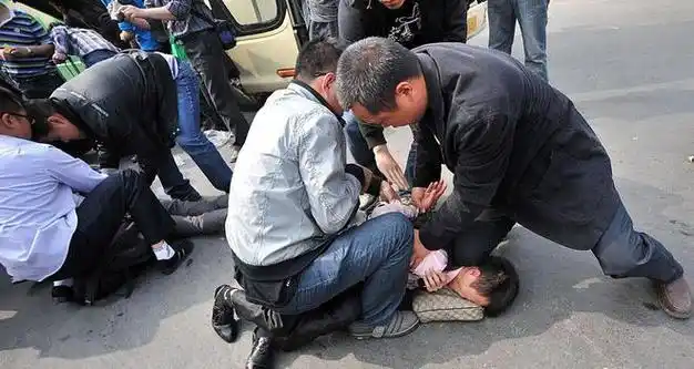 引起狱警怀疑,调查后立马改判死刑|杀人|逮捕|犯人|罪犯|山东|上海市