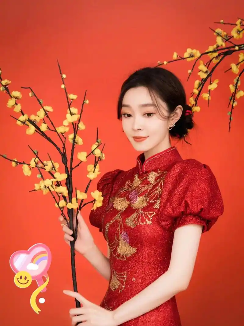 宋轶新年红色旗袍美照分享 宋轶新年红色旗袍美照,气质优雅,尽显东方