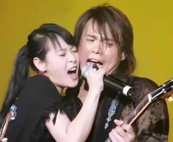 我们之间有一个有趣的故事,周迅的前男友大齐是刘若英的好友,因为周迅