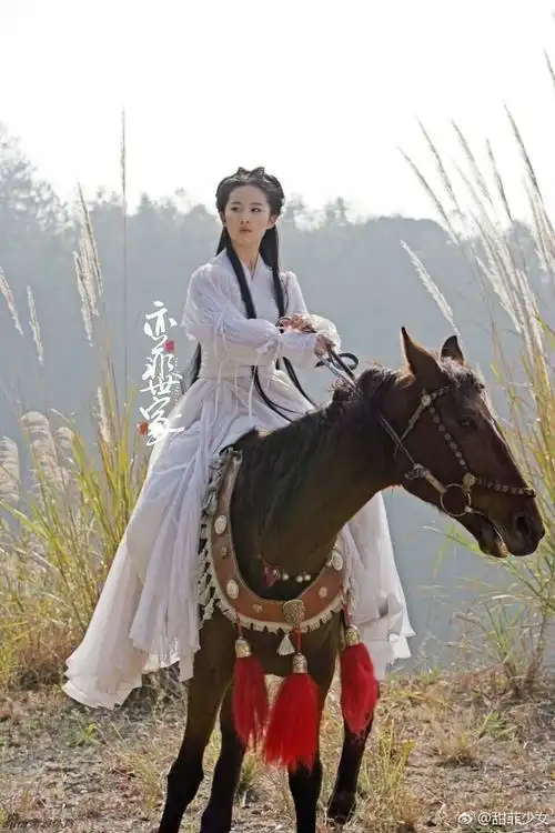 古装仙女刘亦菲骑马白衣飘飘_高清图集_新浪网
