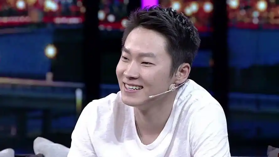 梁博个人资料简介(从小音乐天赋超人,坚持原创)