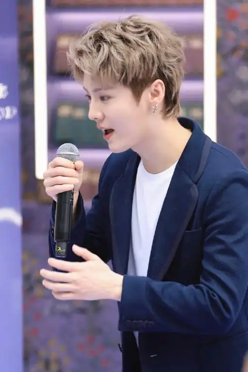 gucci品牌代言人鹿晗