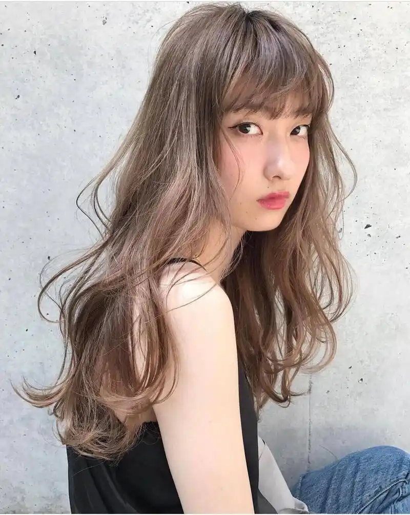 网上很火的"懒人卷"发型,不挑脸型,保证谁换谁好看