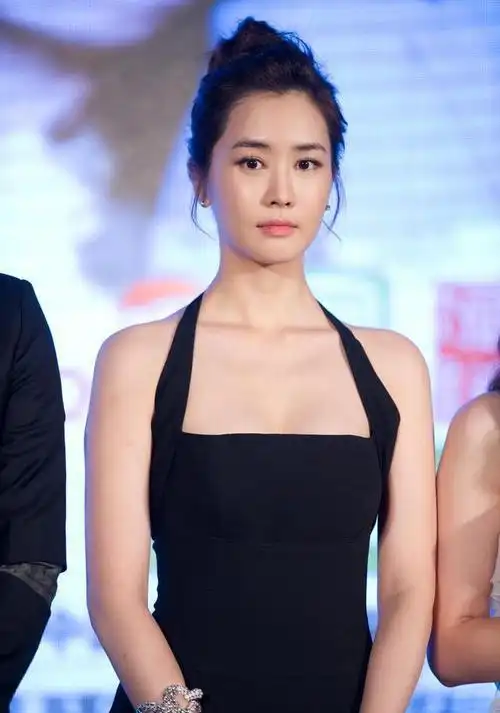 韩国"最美女艺人"之一的李多海遭受整容质疑,出道前后变化大