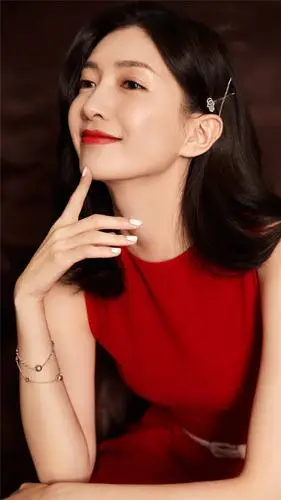 江疏影美图:大红色的迷人味道,爱了!