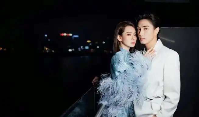 戚薇李承铉解锁王者情侣皮肤