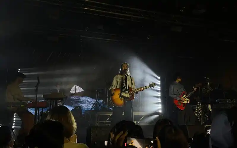 旅行团乐队《永远都会在》大连现场live