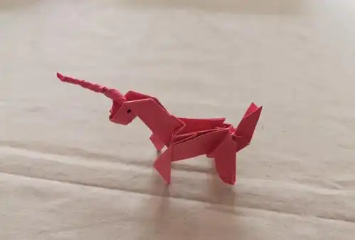 折纸折一个神话中存在的独角兽一张纸就完成想不想一起来折