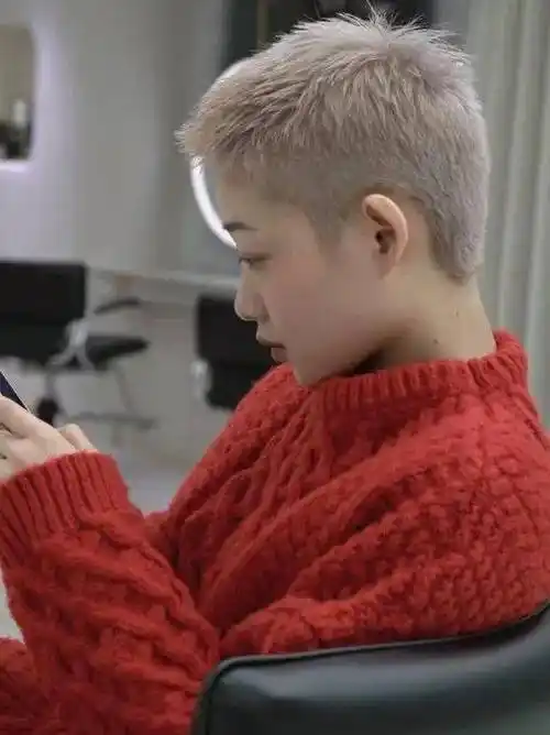 浅唠一下,剃寸头的女生有多酷?_风格_什么_发型