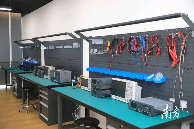 珠海澳大科技研究院微电子研发中心实验室.