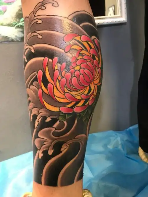 菊花包小腿完成效果纹身东莞